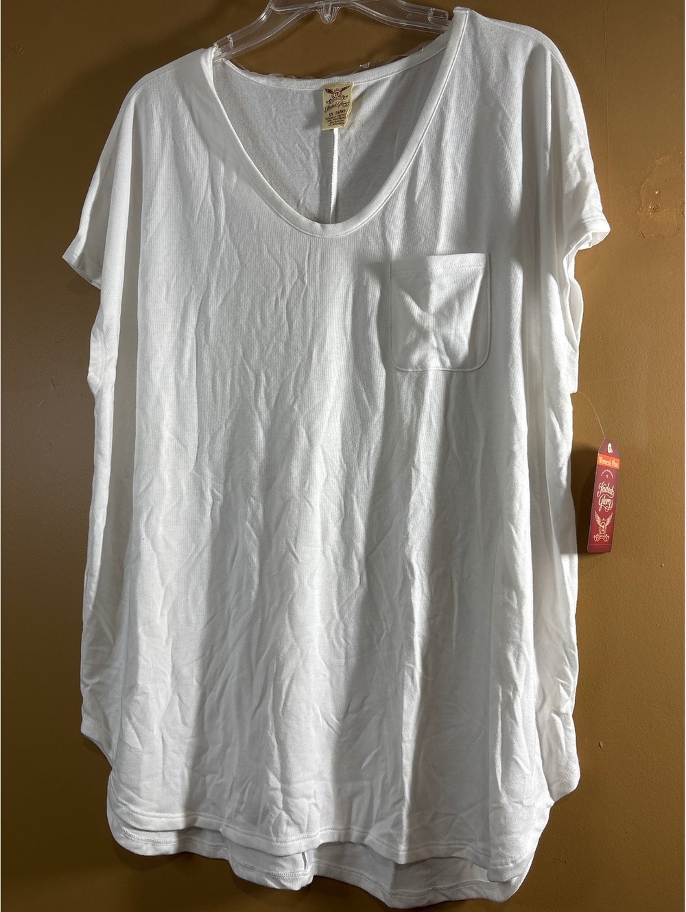 HC1205 Faded Glory Women's White V-Neck Pocket T-Shirt Size 1X (16W)